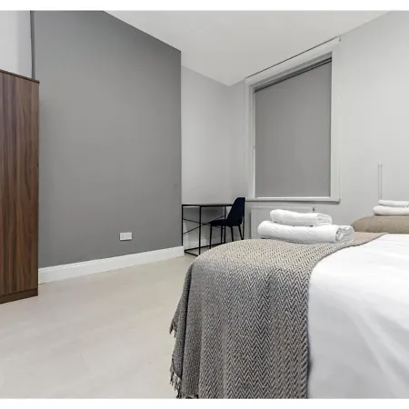 Captivating 2 Bd Flat In *