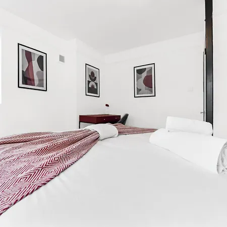 Radiant Serenity 2br Flat Sleeps 4 Warm Ambiance Apartmán
