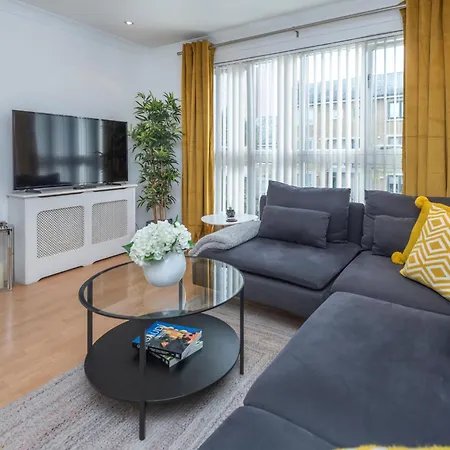 Apartman 2 Bed Town House With Garden In Hackney, London