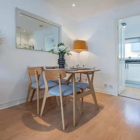 2 Bed Town House With Garden In Hackney, * London