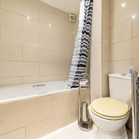 Aldgate Flats *