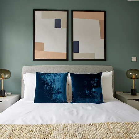 Sonder Inverness Mews Aparthotel 4*