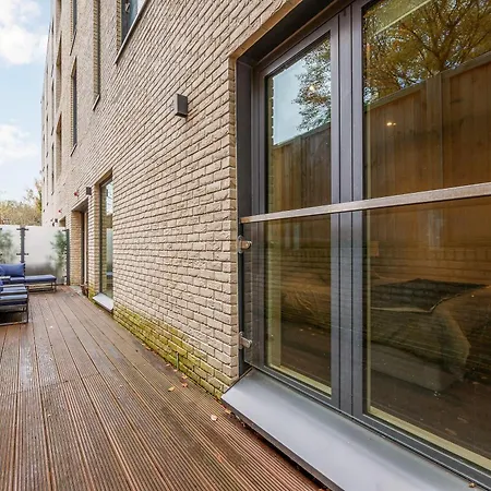 Large Modern One Bedroom * Londýn