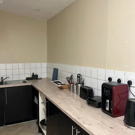 Onefam Waterloo 18-36 Years Old Hostal