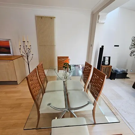 Stunning 5 Bedroom Putney House * London