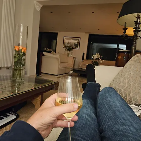 Stunning 5 Bedroom Putney House Holiday home *
