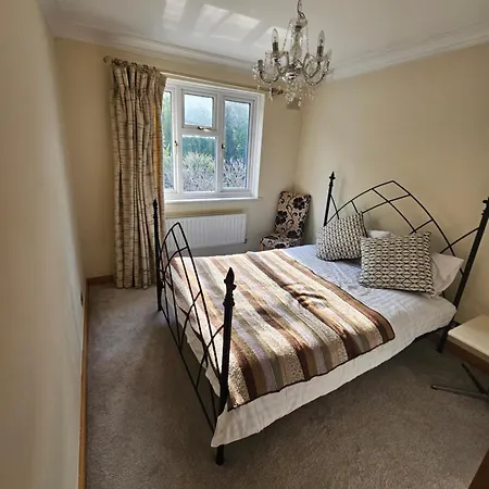 Stunning 5 Bedroom Putney House London