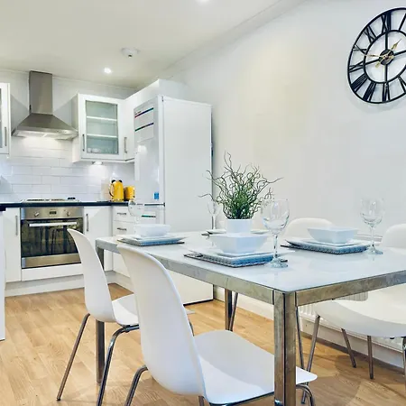 Sutton - Ground Floor Flat By The High Street Sutton (Greater London)