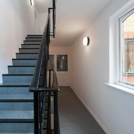 Cosy 2 Bdr Flat With Free Parking Near Tower Bridge London