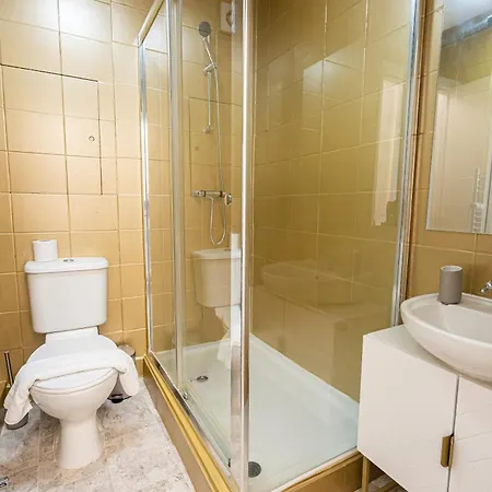 Lovely Near Hyde Park & Oxford St Londra