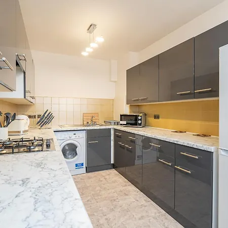 Lovely Near Hyde Park & Oxford St Londra
