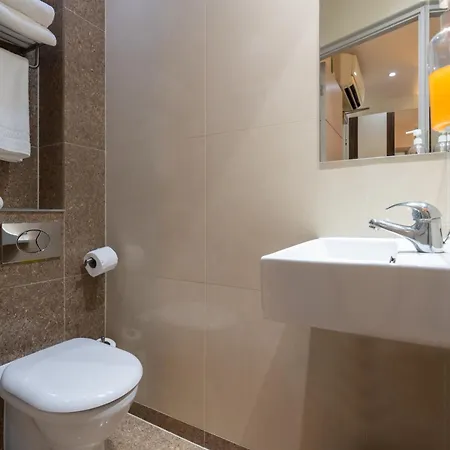 Simply & Hotel London