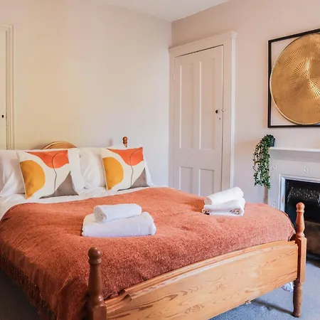 Stunning 5 Bed House In Clapham - Free Wifi! Holiday home