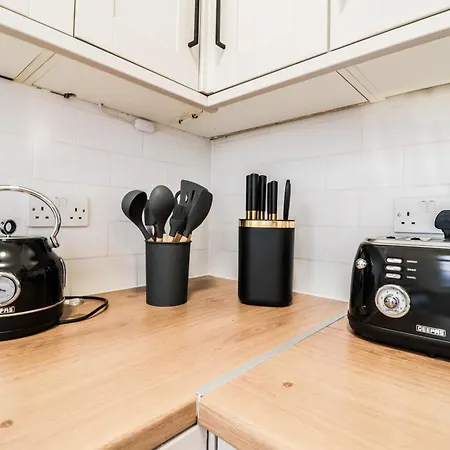 Stunning 5 Bed House In Clapham - Free Wifi! Holiday home *