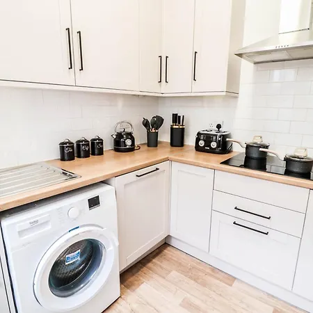 Holiday home Stunning 5 Bed House In Clapham - Free Wifi! London