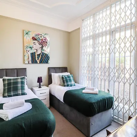 Stunning 5 Bed House In Clapham - Free Wifi! Holiday home
