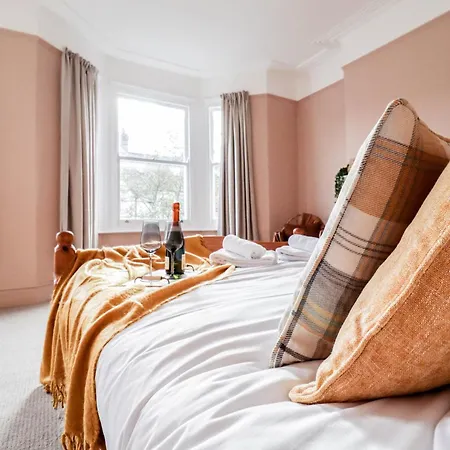 Stunning 5 Bed House In Clapham - Free Wifi! Holiday home *
