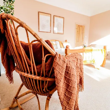 Stunning 5 Bed House In Clapham - Free Wifi! Holiday home *
