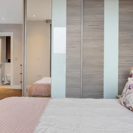 Utopian 3 Bedroom Kilburn Apartment London