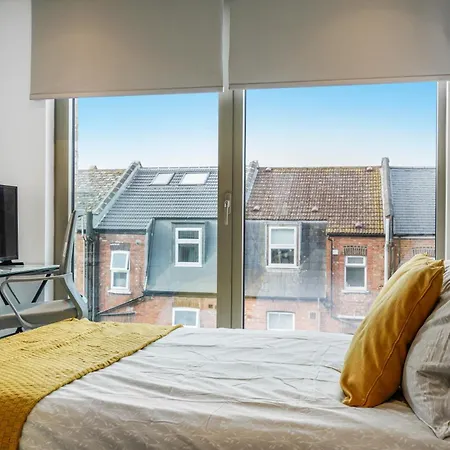 Utopian 3 Bedroom Kilburn *