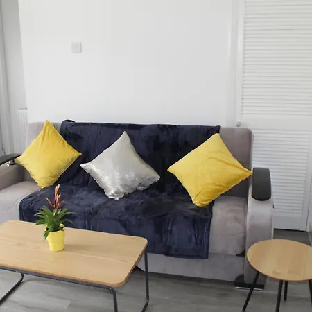 Gresham - Close To Excel, Contractors, Relocators, Paid Parking *