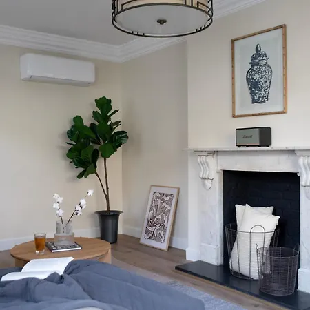 Gulaid House Knightsbridge By Bob W 5*