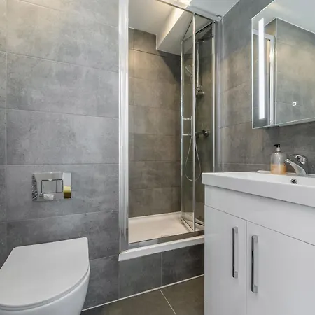 Apartment Modern - 2 Bedrooms 2 Bath - Battersea, Vauxhall & Nine Elms Station