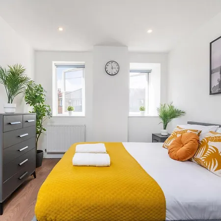 Modern - 2 Bedrooms 2 Bath - Battersea, Vauxhall & Nine Elms Station Apartment London
