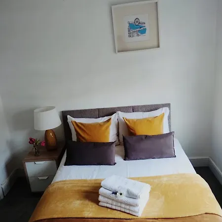 Apartment Fulham Fancy - Cosy 4 Bedroom With Garden Near Hammersmith And Fulham By The River ! *