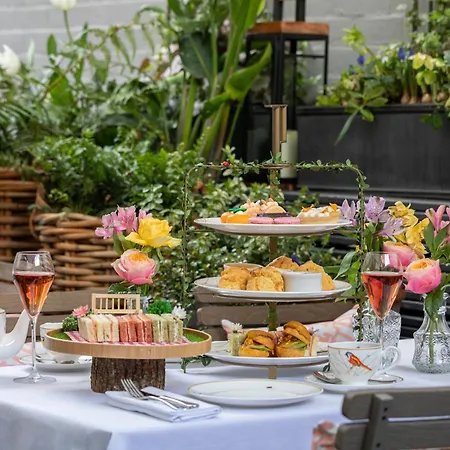 Hotel 11 Cadogan Gardens And The By Iconic Luxury
