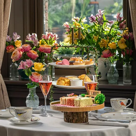 Hotel 11 Cadogan Gardens And The By Iconic Luxury