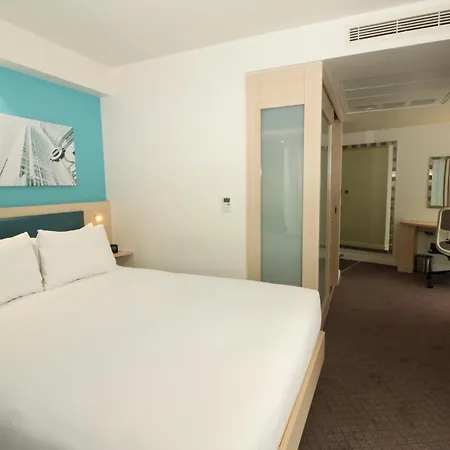 Hampton By Hilton Docklands London