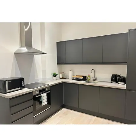 Modern 2bed Sutton (Greater London)