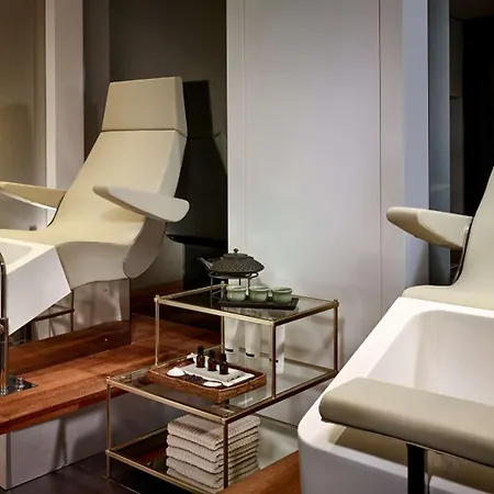 Park Plaza Waterloo 4*