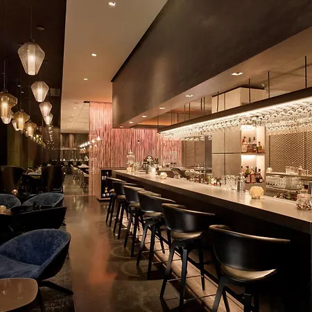 Park Plaza Waterloo 4*