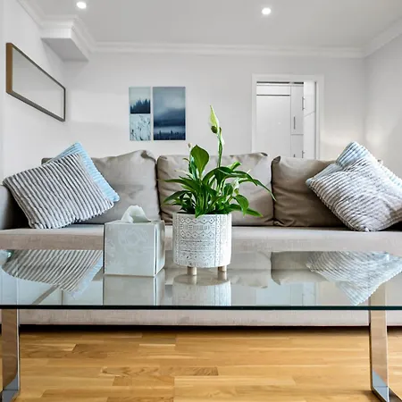 Stunning Flat On King's Road, Chelsea With Balcony * Londra