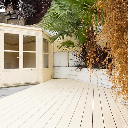 Tintern - Clapham Apartment *