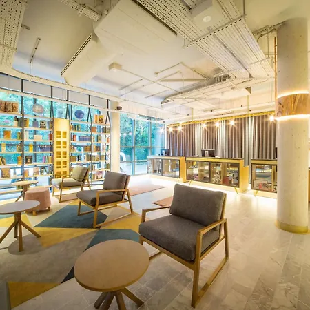 伦敦泰晤士河畔京士顿希尔顿逸林酒店 酒店