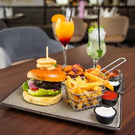 Doubletree By Hilton London Heathrow Airport