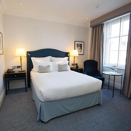 The Waldorf Hilton 4*