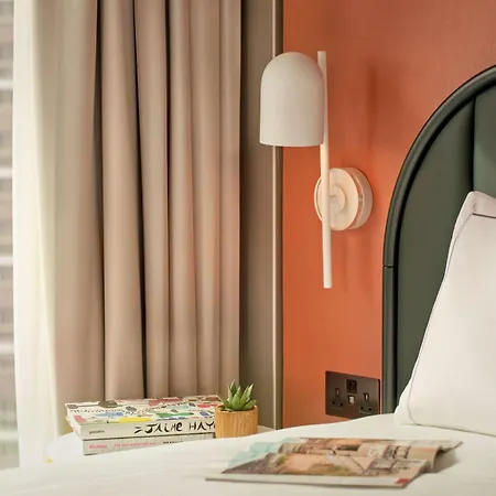 Art'otel Battersea Power Station, Powered By Radisson 5*