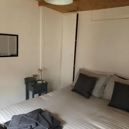 Bed & Breakfast Alpha House Londen