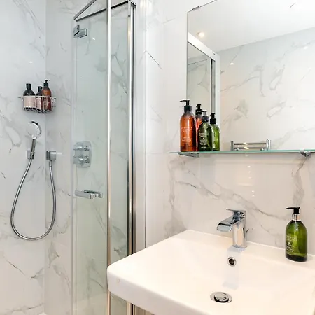 2-bedroom Victorian In Kensington Apartment