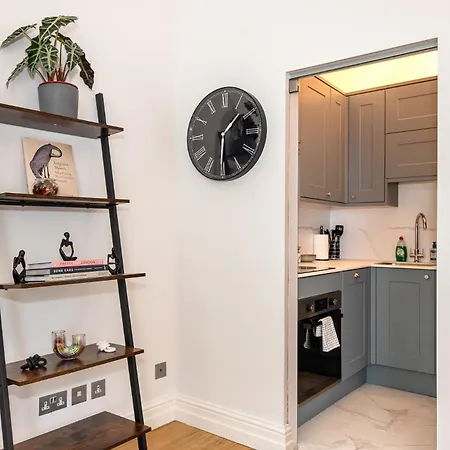 2-bedroom Victorian In Kensington * London