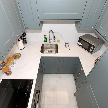 2-bedroom Victorian In Kensington London