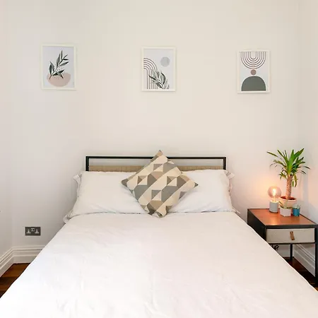 2-bedroom Victorian In Kensington