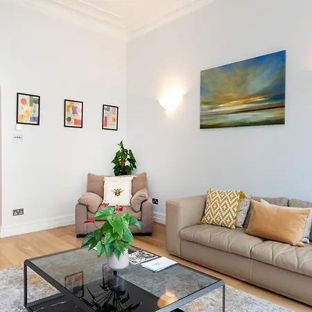 Apartment 2-bedroom Victorian In Kensington London