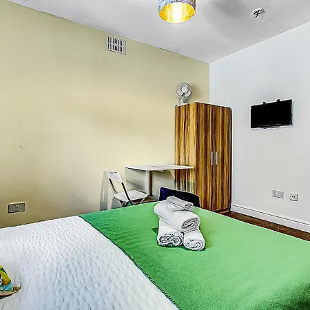 Love hotel Oat Homes