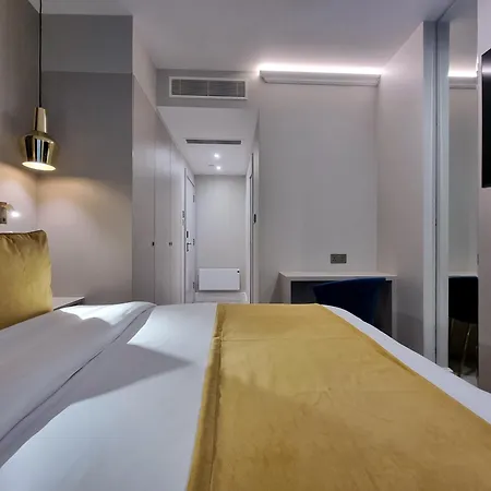 Nox Kensington Gardens Aparthotel
