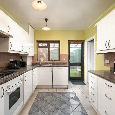 Excel 5min Custom House Station Parking Wifi Sleeps 6 לונדון